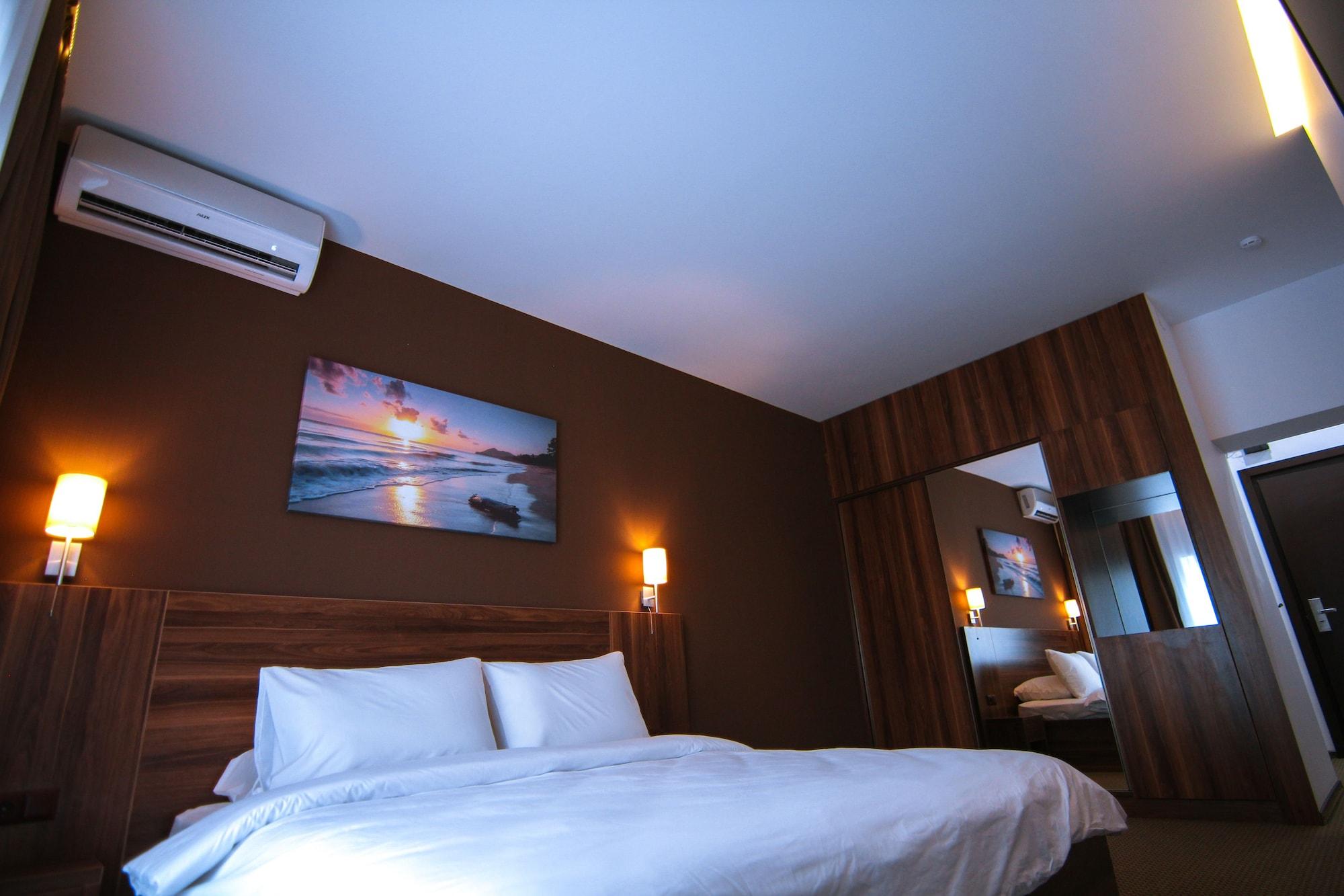 Sky Inn Batoemi Buitenkant foto
