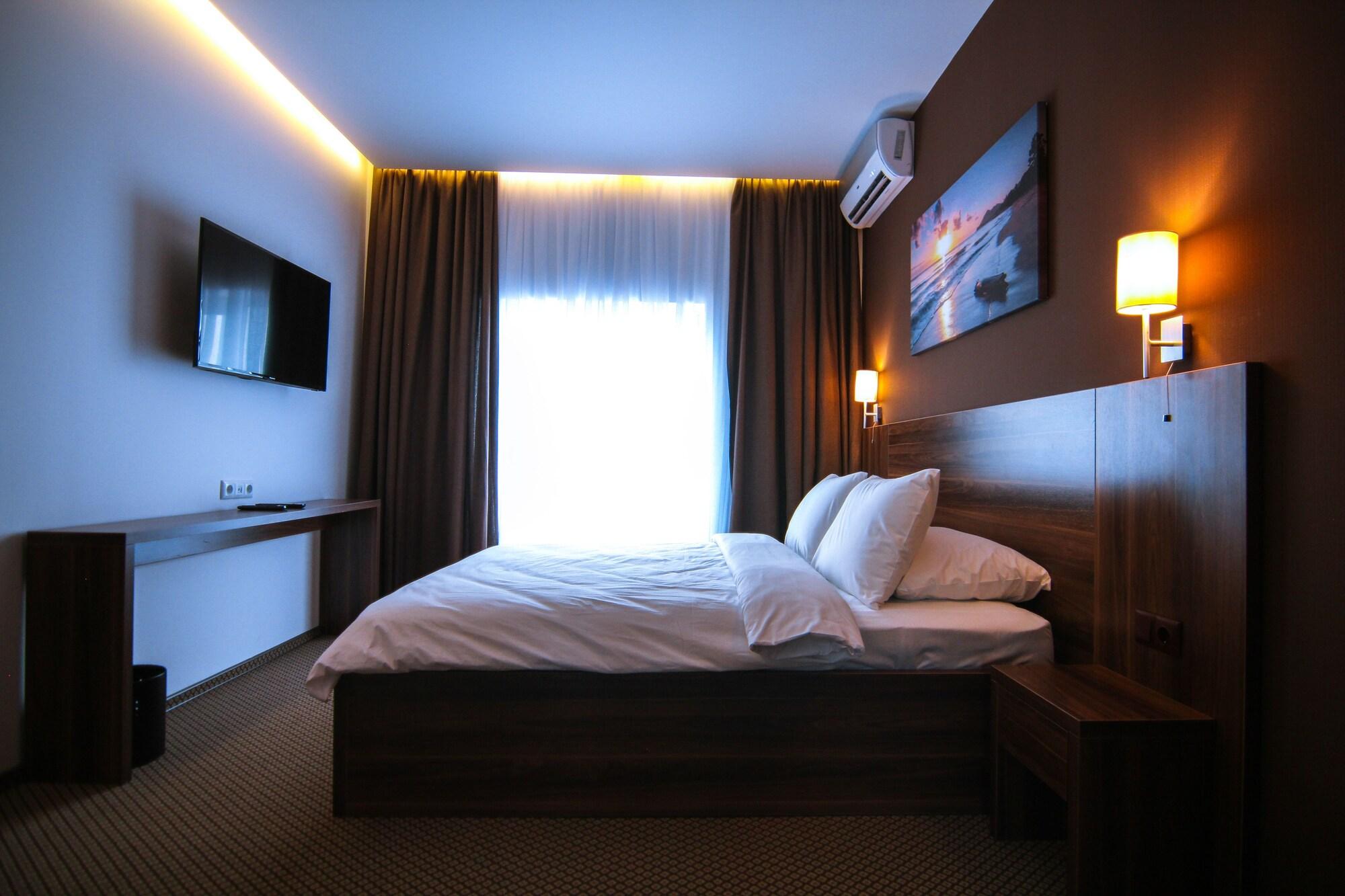 Sky Inn Batoemi Buitenkant foto